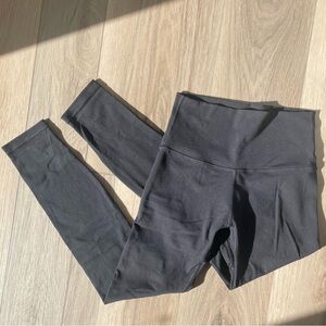LULULEMON ATHLETICA • Black Leggings